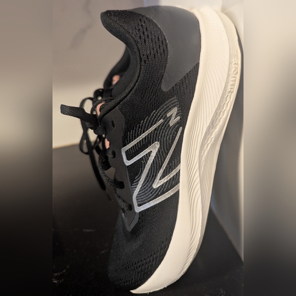 New Balance Women's Dynasoft Pro Run V2 Shoes Size 6 Pre-owned Excellent - Picture 3 of 10